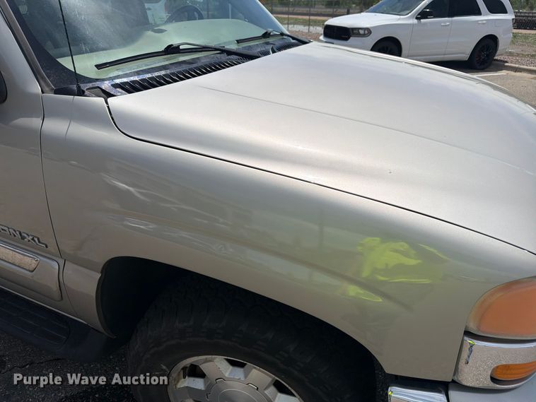 image for item FM7536 2004 GMC Yukon XL SUV