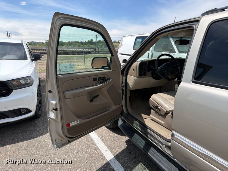 image for item FM7536 2004 GMC Yukon XL SUV