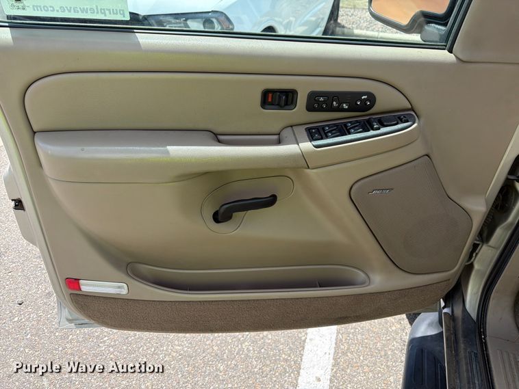 image for item FM7536 2004 GMC Yukon XL SUV