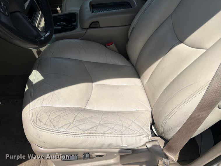 image for item FM7536 2004 GMC Yukon XL SUV