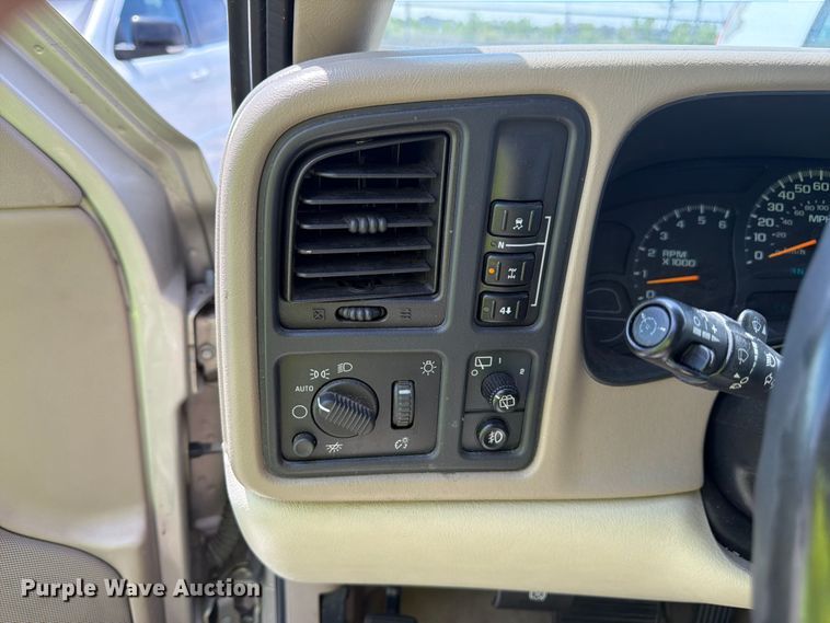 image for item FM7536 2004 GMC Yukon XL SUV