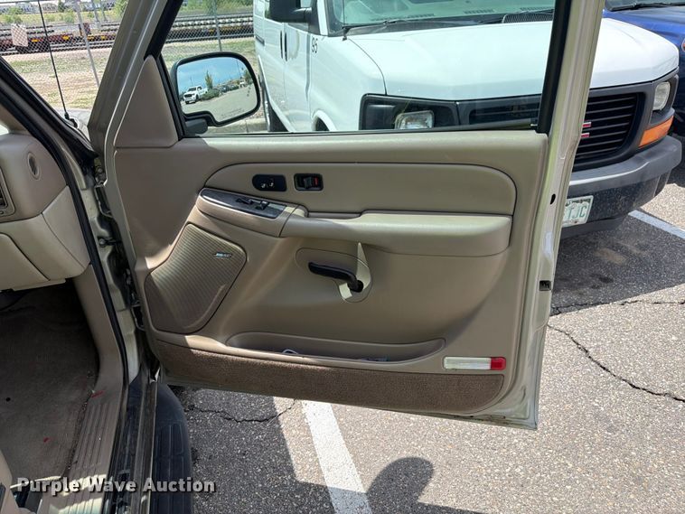 image for item FM7536 2004 GMC Yukon XL SUV
