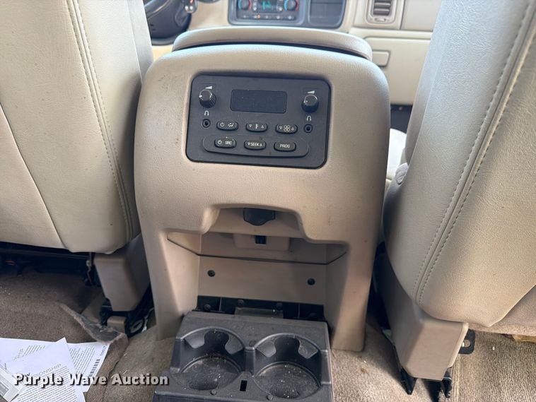 image for item FM7536 2004 GMC Yukon XL SUV