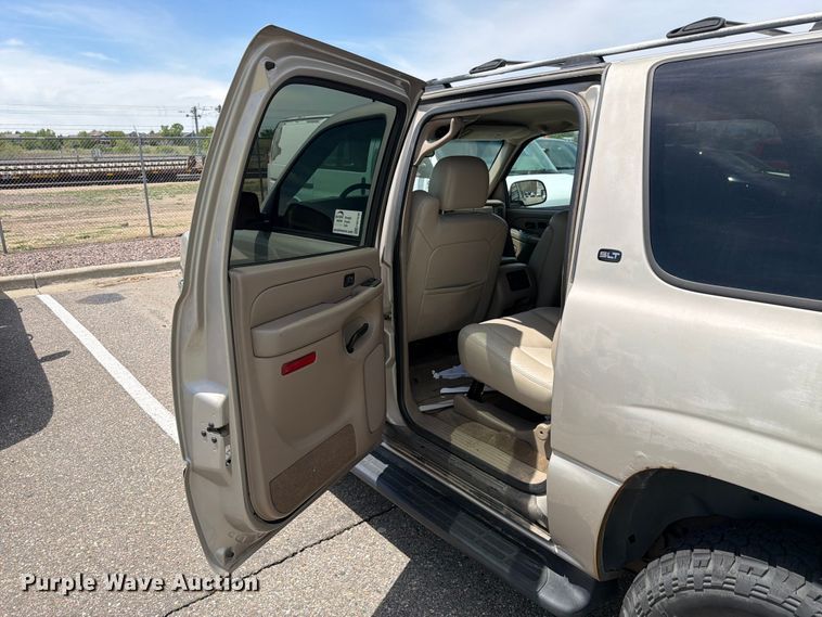 image for item FM7536 2004 GMC Yukon XL SUV