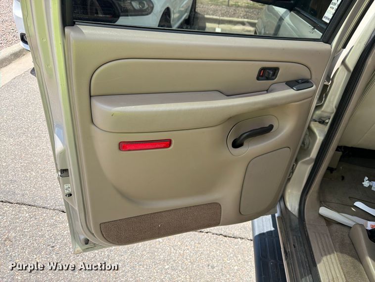 image for item FM7536 2004 GMC Yukon XL SUV