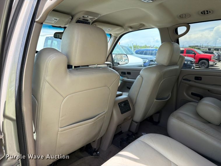 image for item FM7536 2004 GMC Yukon XL SUV