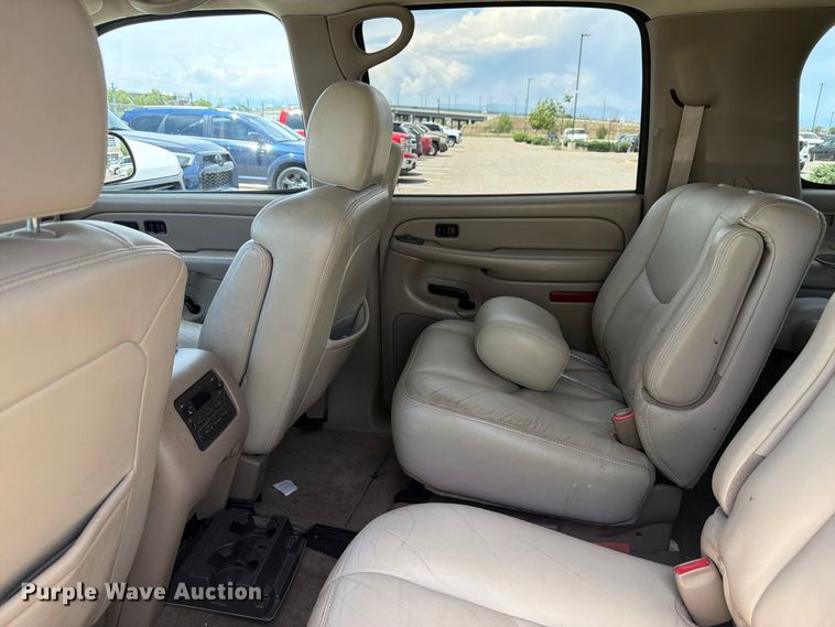 image for item FM7536 2004 GMC Yukon XL SUV
