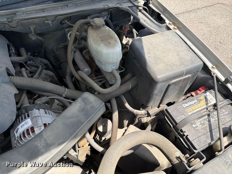 image for item FM7536 2004 GMC Yukon XL SUV