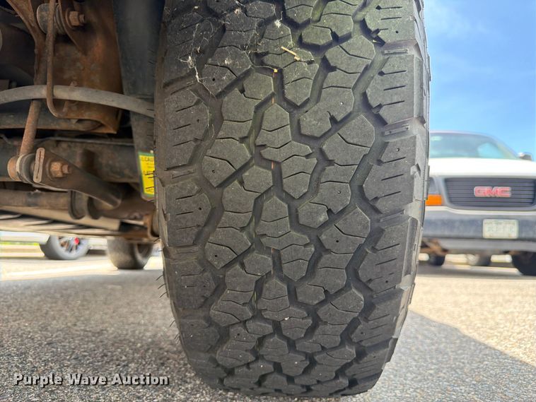 image for item FM7536 2004 GMC Yukon XL SUV
