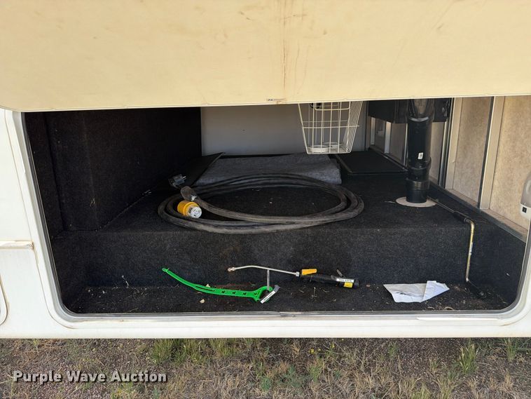 image for item FM7599 2005 Keystone camper
