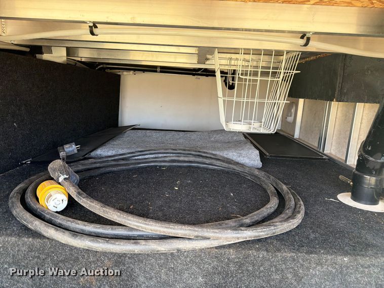 image for item FM7599 2005 Keystone camper