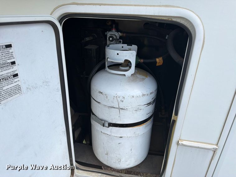 image for item FM7599 2005 Keystone camper