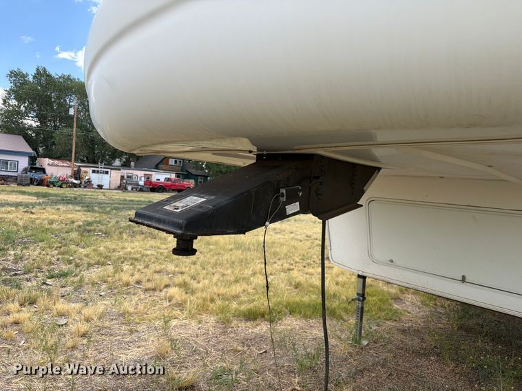 image for item FM7599 2005 Keystone camper
