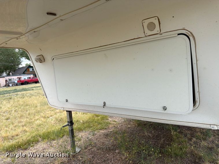 image for item FM7599 2005 Keystone camper