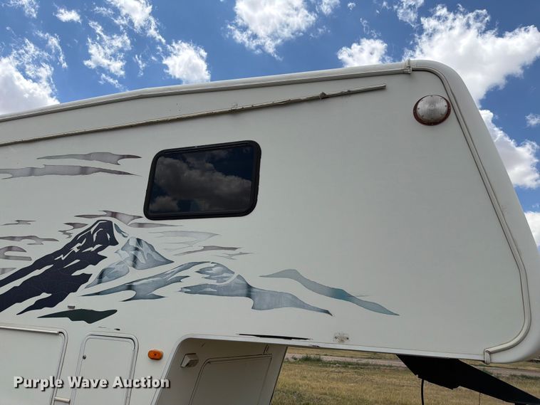 image for item FM7599 2005 Keystone camper