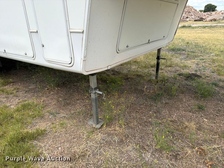 image for item FM7599 2005 Keystone camper