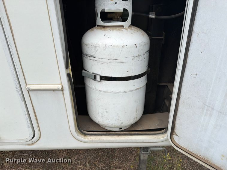 image for item FM7599 2005 Keystone camper