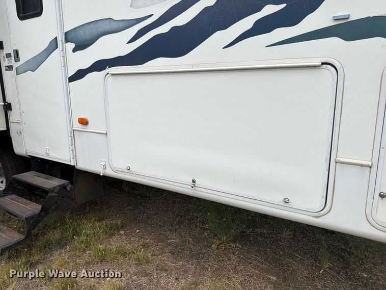 image for item FM7599 2005 Keystone camper