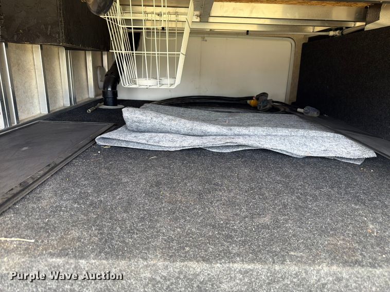 image for item FM7599 2005 Keystone camper