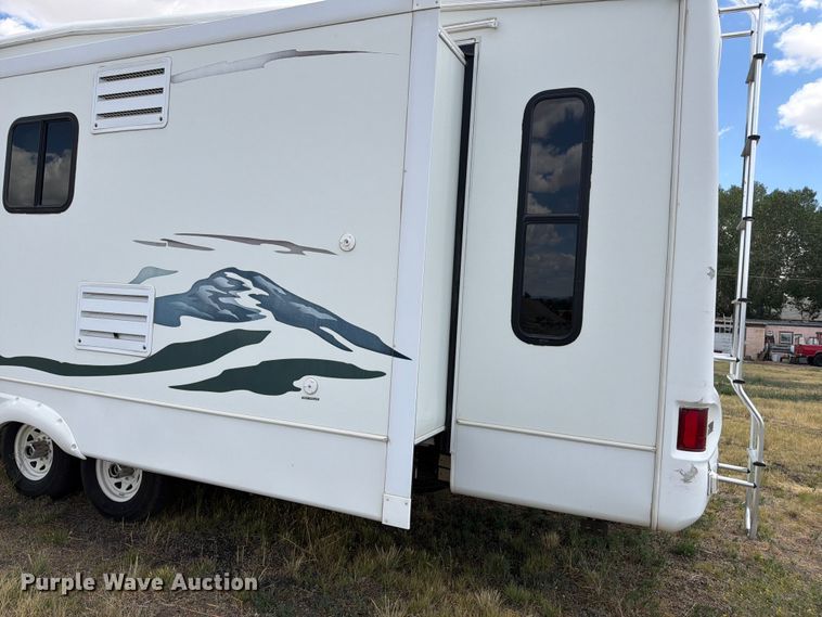 image for item FM7599 2005 Keystone camper