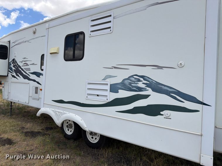 image for item FM7599 2005 Keystone camper