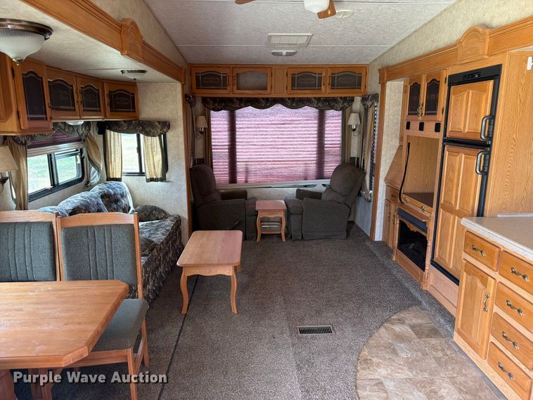 image for item FM7599 2005 Keystone camper