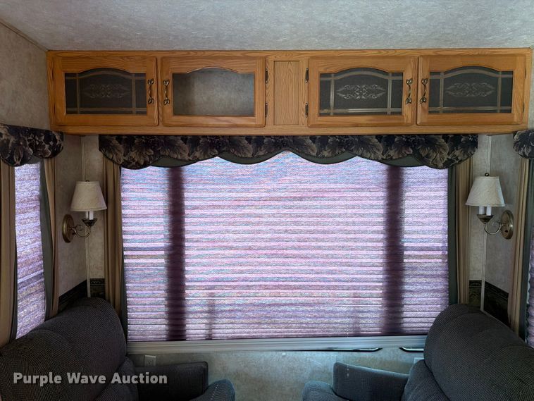 image for item FM7599 2005 Keystone camper