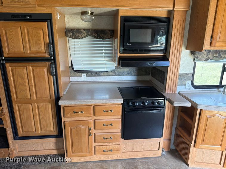 image for item FM7599 2005 Keystone camper