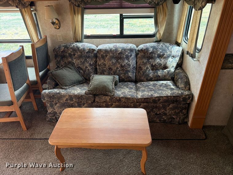 image for item FM7599 2005 Keystone camper