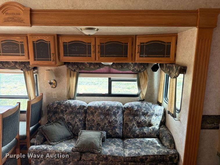 image for item FM7599 2005 Keystone camper