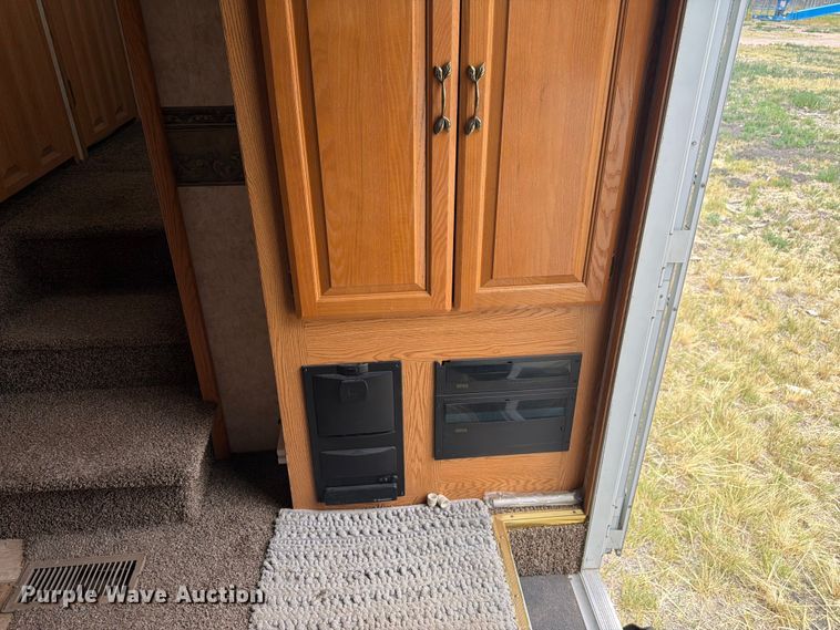 image for item FM7599 2005 Keystone camper