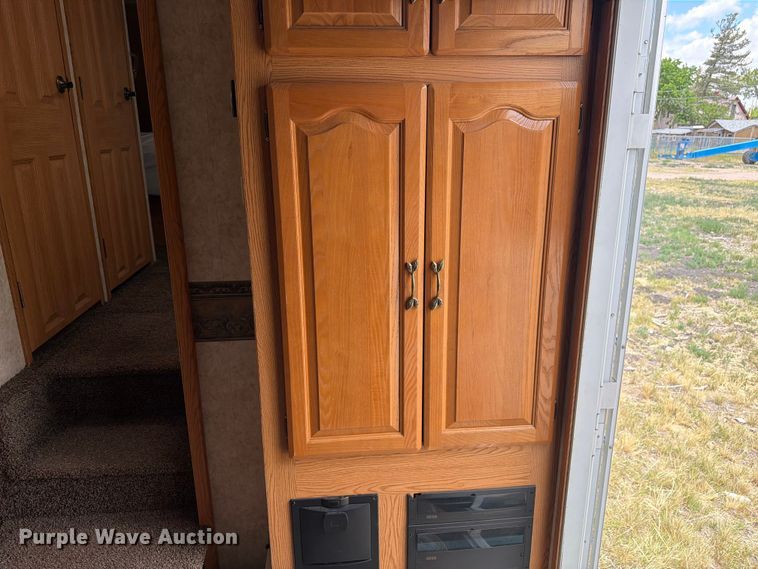 image for item FM7599 2005 Keystone camper