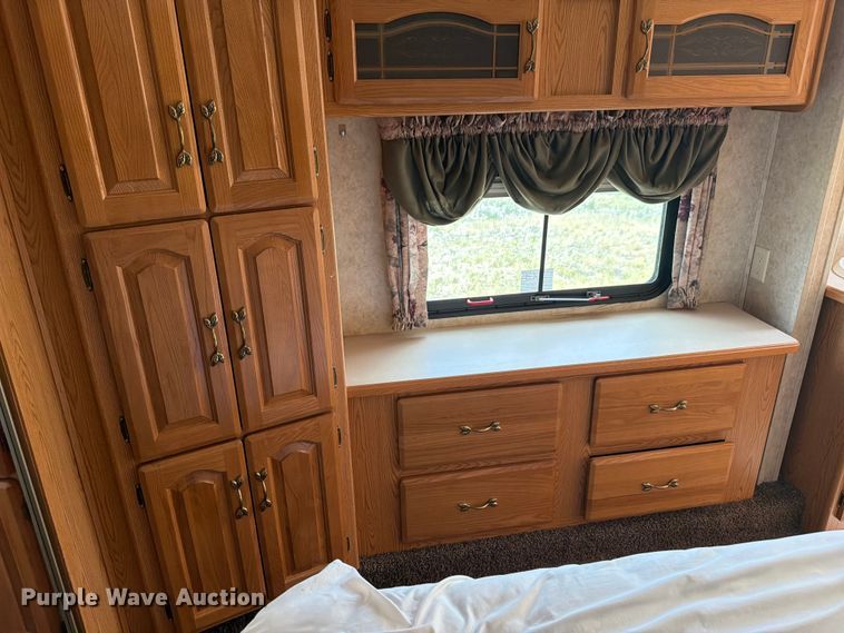 image for item FM7599 2005 Keystone camper