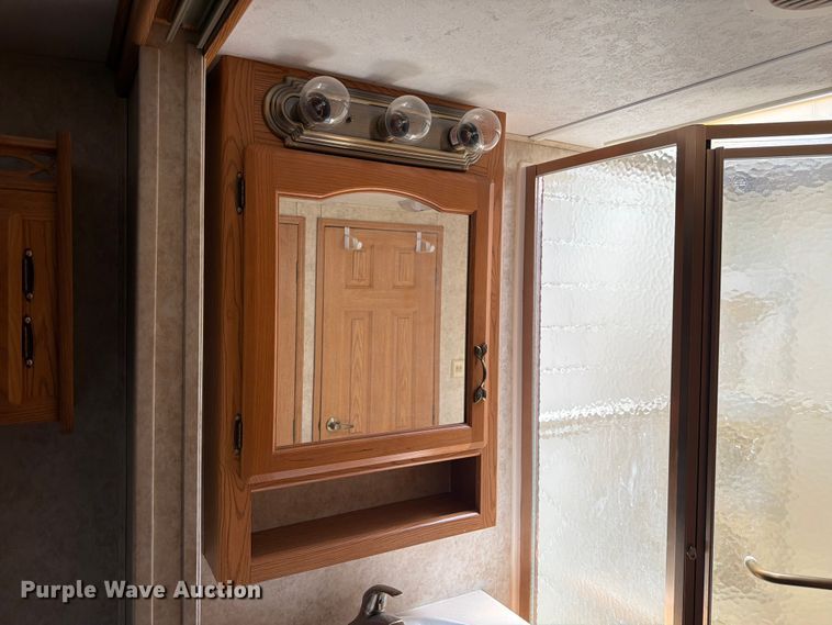 image for item FM7599 2005 Keystone camper