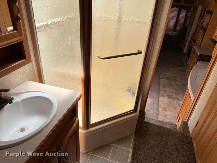 image for item FM7599 2005 Keystone camper