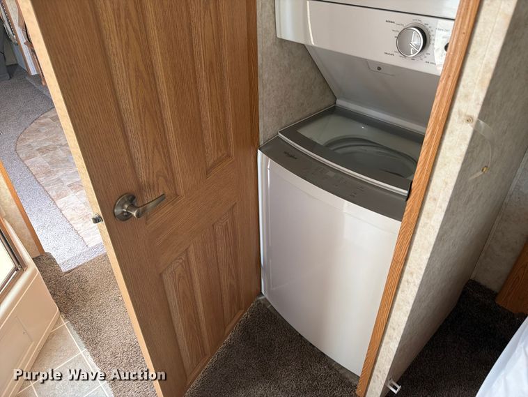 image for item FM7599 2005 Keystone camper