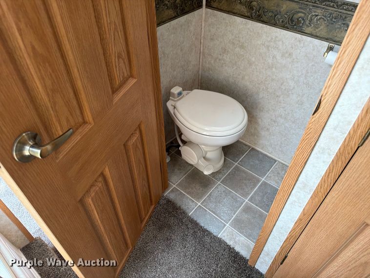 image for item FM7599 2005 Keystone camper