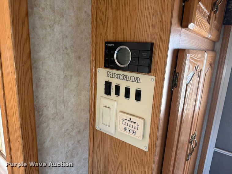 image for item FM7599 2005 Keystone camper