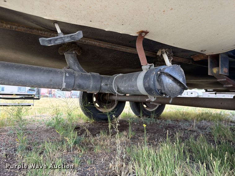 image for item FM7599 2005 Keystone camper