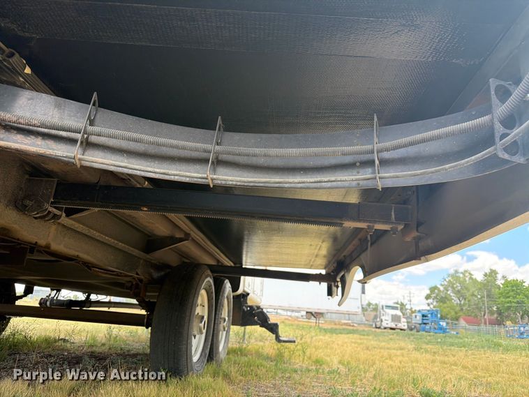 image for item FM7599 2005 Keystone camper