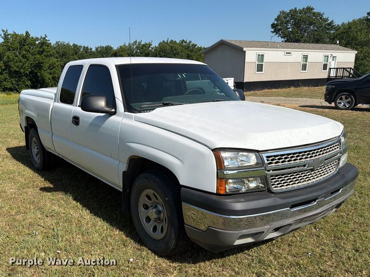 image for item FN2524 2006 Chevrolet Silverado Ext. Cab pickup truck