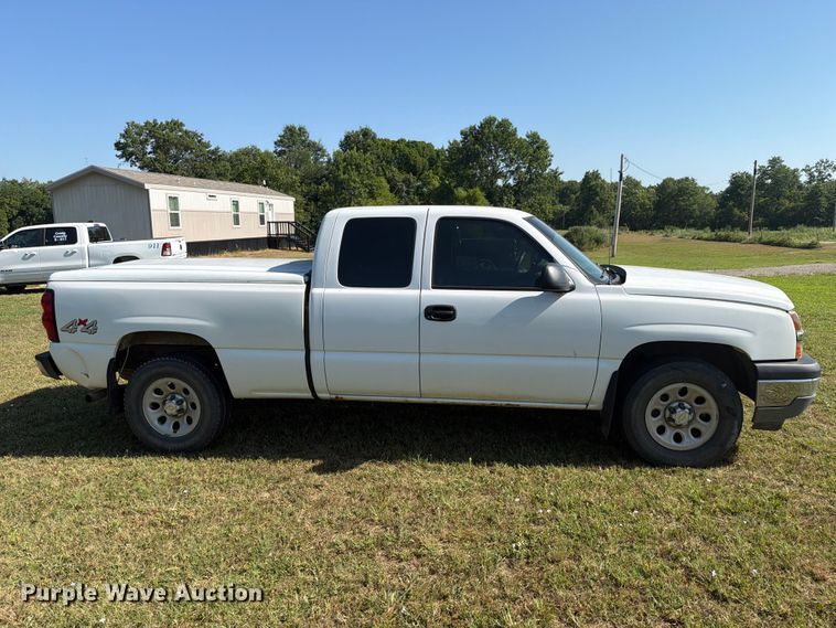 image for item FN2524 2006 Chevrolet Silverado Ext. Cab pickup truck