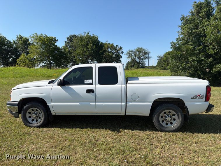 image for item FN2524 2006 Chevrolet Silverado Ext. Cab pickup truck