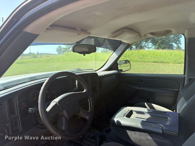 image for item FN2524 2006 Chevrolet Silverado Ext. Cab pickup truck