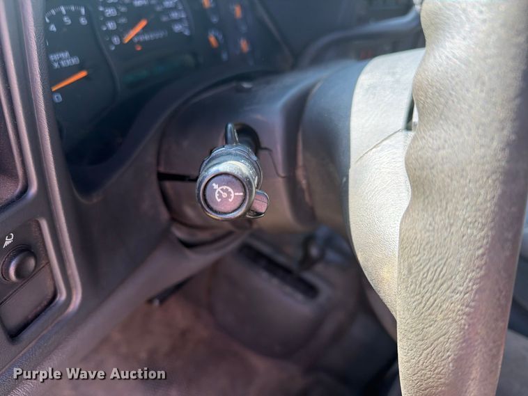 image for item FN2524 2006 Chevrolet Silverado Ext. Cab pickup truck