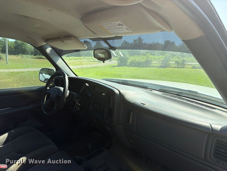 image for item FN2524 2006 Chevrolet Silverado Ext. Cab pickup truck