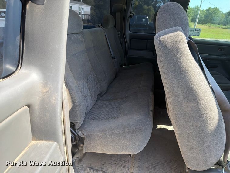 image for item FN2524 2006 Chevrolet Silverado Ext. Cab pickup truck