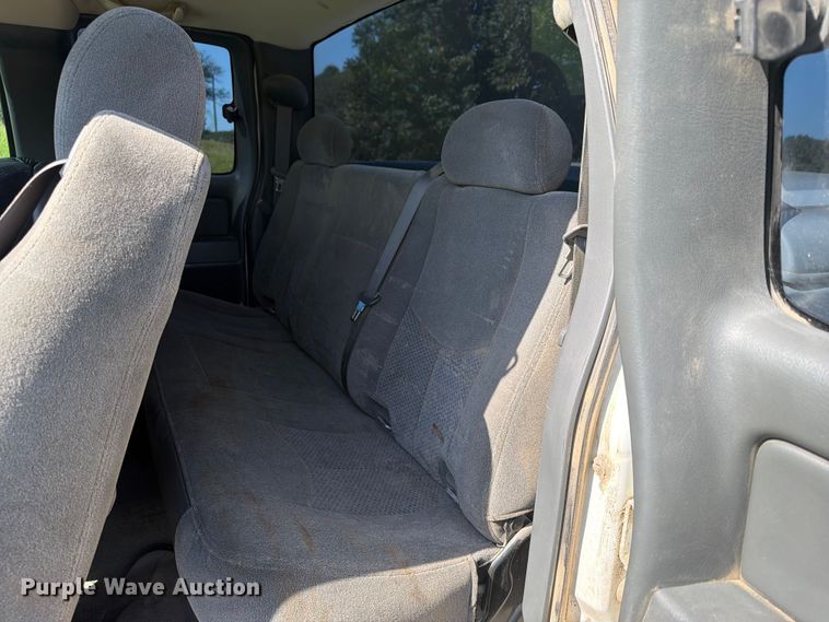 image for item FN2524 2006 Chevrolet Silverado Ext. Cab pickup truck