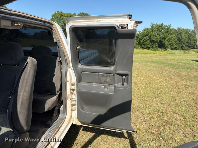 image for item FN2524 2006 Chevrolet Silverado Ext. Cab pickup truck