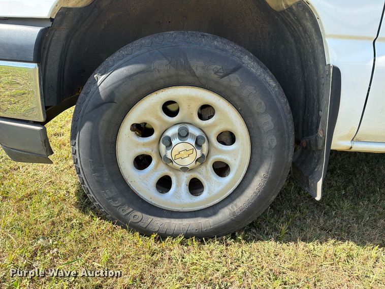 image for item FN2524 2006 Chevrolet Silverado Ext. Cab pickup truck